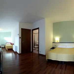 Hotel Lux Durante, Milan